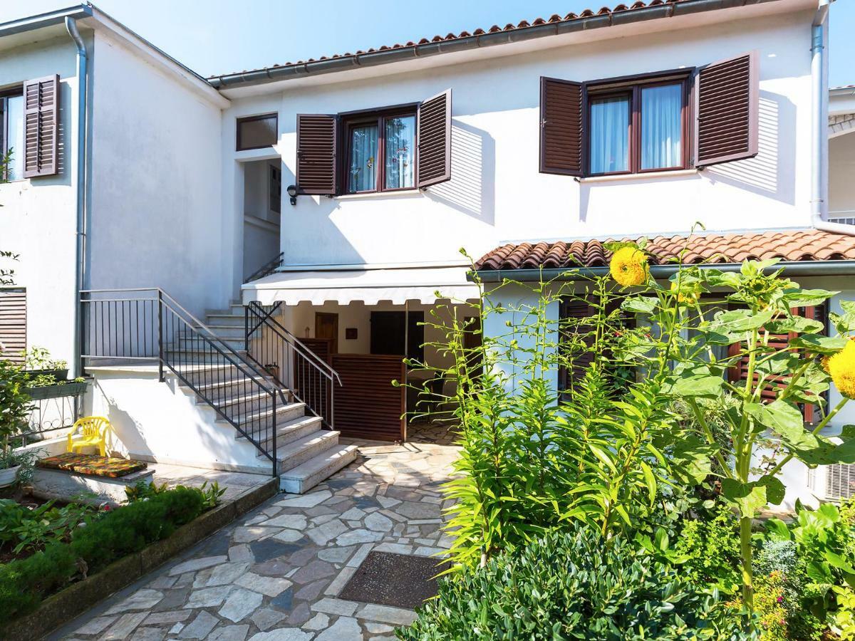 Nives Porec