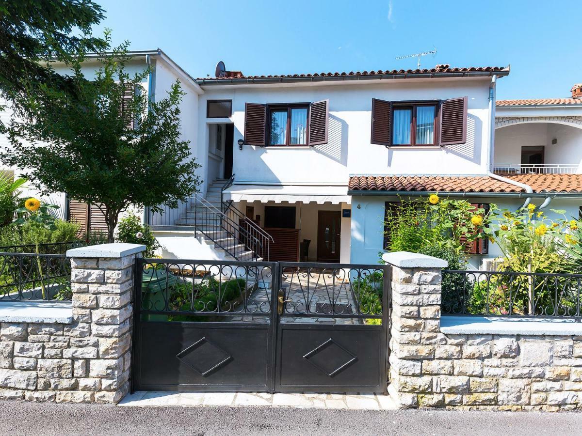 Nives Poreč